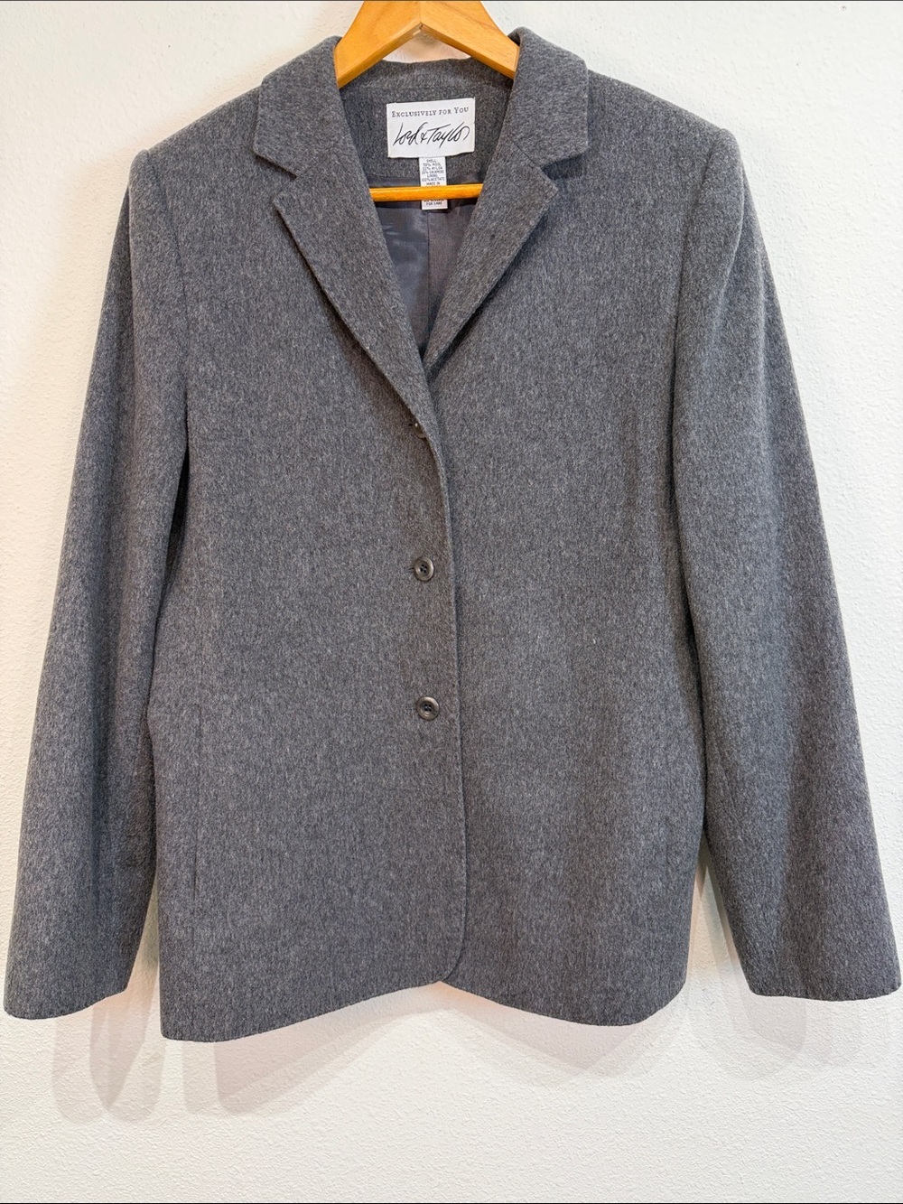 Lord & Taylor size 12 Wool Cashmere elegant gray blazer